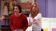 Courteney Cox and Jennifer Aniston in Friends | Image via Warner Bros. Television